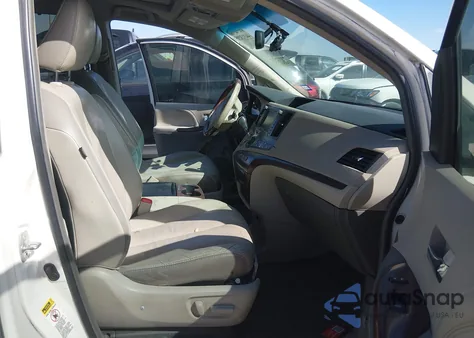 2011 Toyota Sienna Limited V6 z USA, uszkodzony, nr VIN 5TDYK3DC9BS167931